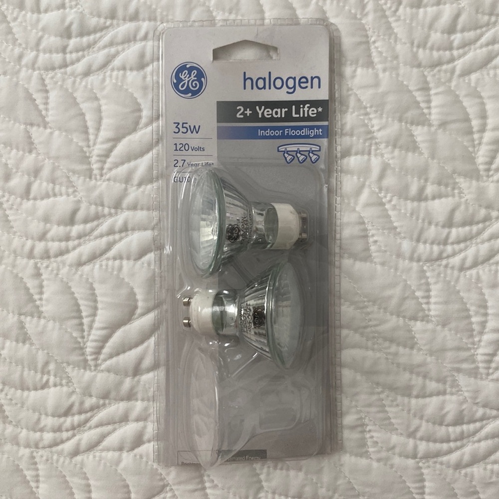 GE halogen 35w 120v indoor floodlight 2pk NWT